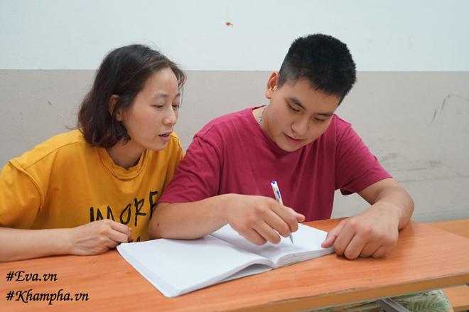 15 năm nuôi con tự kỷ, mẹ HN rưng rưng đọc tâm sự con gửi: Con biết mẹ vất vả-11