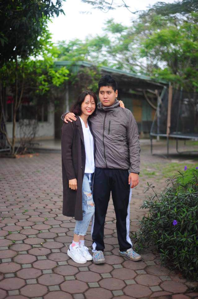 15 năm nuôi con tự kỷ, mẹ HN rưng rưng đọc tâm sự con gửi: Con biết mẹ vất vả-3