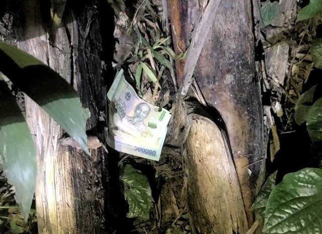 Hi hữu: Trộm phong bì của chú rể khi được mời đến ăn cỗ cưới-1