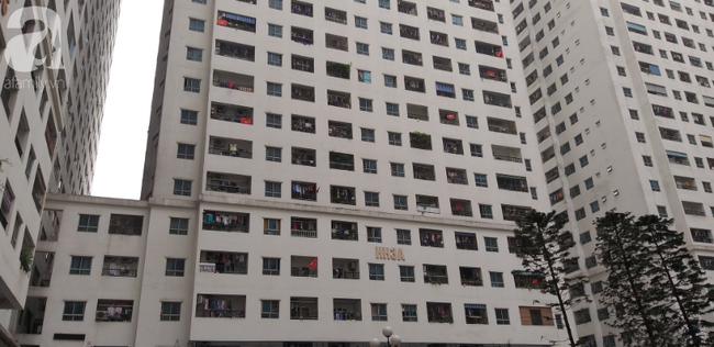 Túi rác bị ném từ tầng 36 chung cư HH Linh Đàm xuống sân, bé trai 4 tuổi thoát nạn trong gang tấc-4