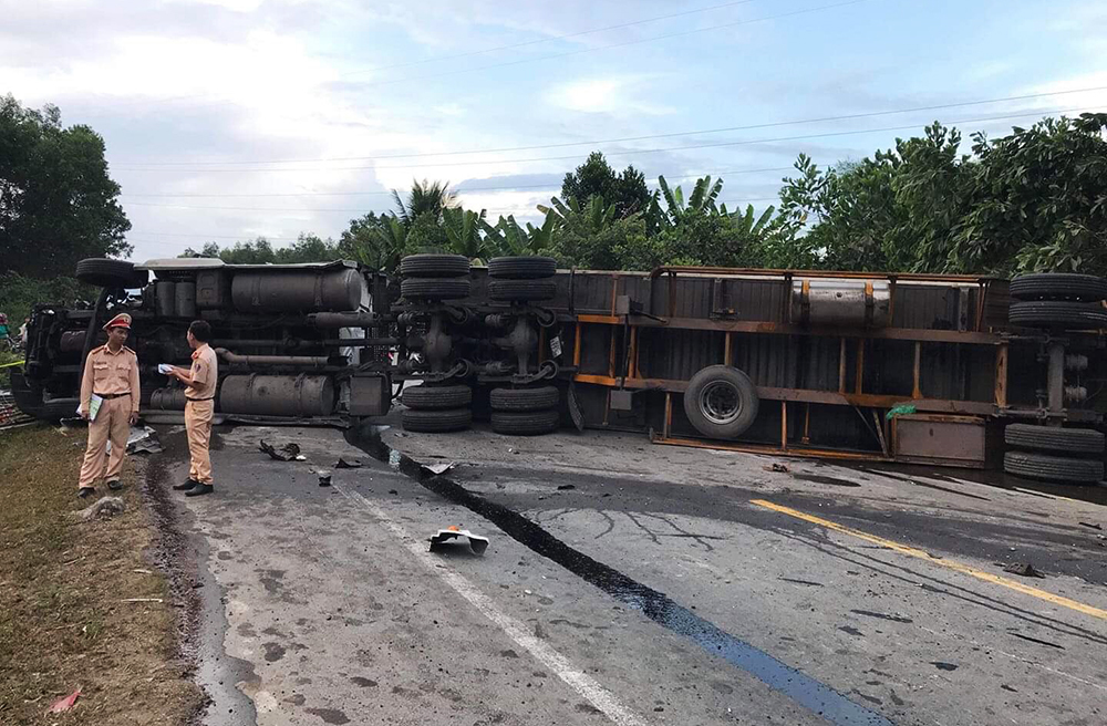 Tai nạn liên hoàn ở đường tránh Đà Nẵng, tuyến Bắc-Nam tê liệt-2