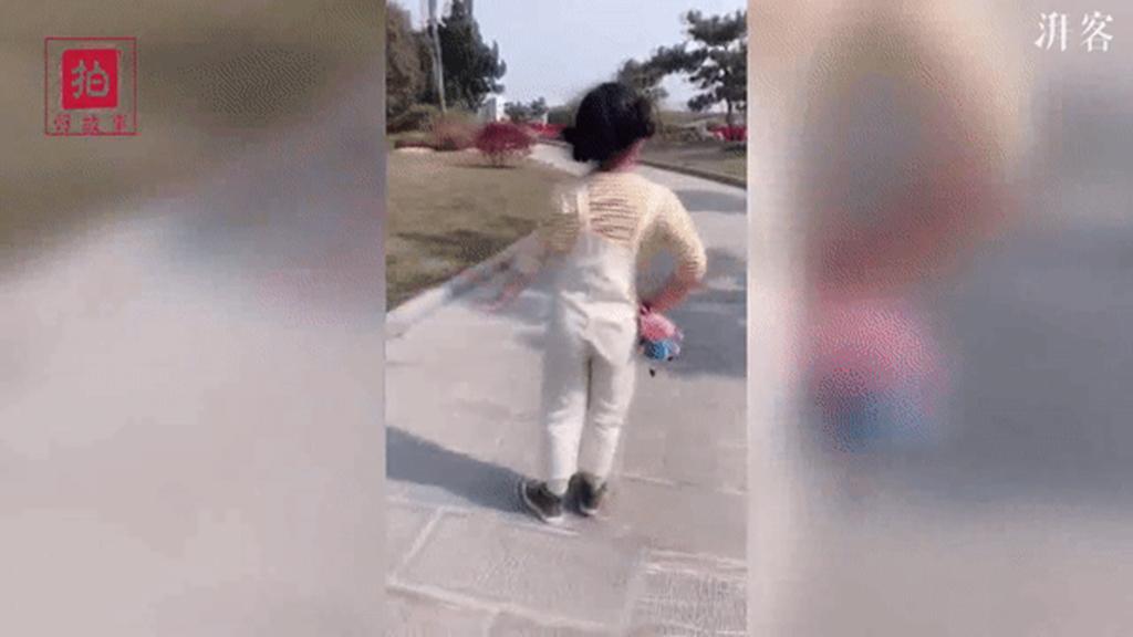 Hát nhép biểu cảm như thật và nhảy nhót điêu luyện, bé gái 7 tuổi đa tài khiến dân mạng cười không nhặt được mồm-4