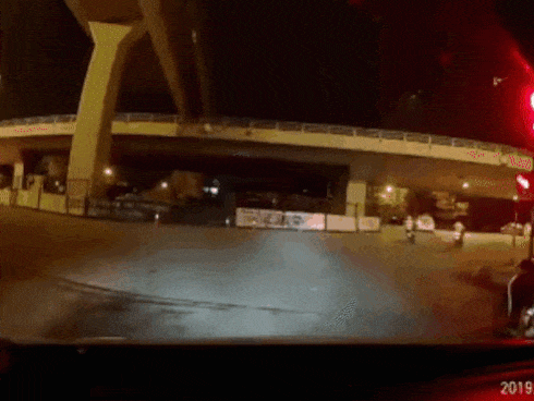 Con gái làm lộ ‘quỹ đen’ của bố vì đánh vỡ chiếc bình quý-1