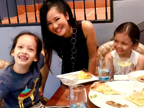 Chuyện về những bà mẹ đơn thân của showbiz: Mẹ có thể không hoàn hảo nhưng mẹ chọn yêu con theo cách hoàn hảo nhất-8