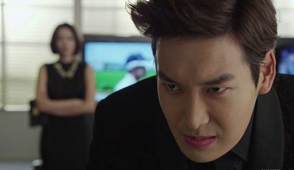 Chồng cố thoát khỏi mụ vợ nanh nọc để đến bên thiên thần hiền dịu, và màn gặp lại sau đó 2 năm khiến anh ta phải nuốt nghẹn-2