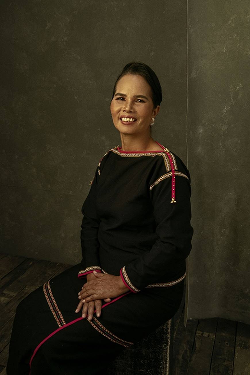 Nhân ngày của mẹ, HHen Niê công bố bộ ảnh chụp cùng đấng sinh thành dù ém hàng đã lâu-2