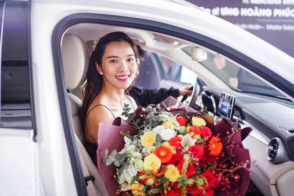 Mừng vợ mang thai lần 2, Ưng Hoàng Phúc chơi lớn mua xe mới-4