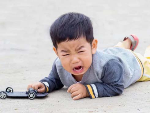 Chuyên gia nhi khoa cảnh báo: Trẻ xuất hiện 4 biểu hiện này chứng tỏ lớn lên EQ thấp, sau 6 tuổi khó sửa đổi-5