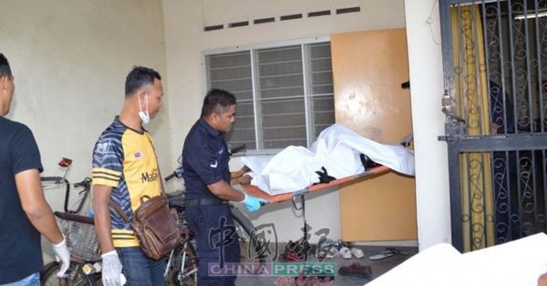 Kinh hoàng người đàn ông sống với xác mẹ suốt 4 tháng-2