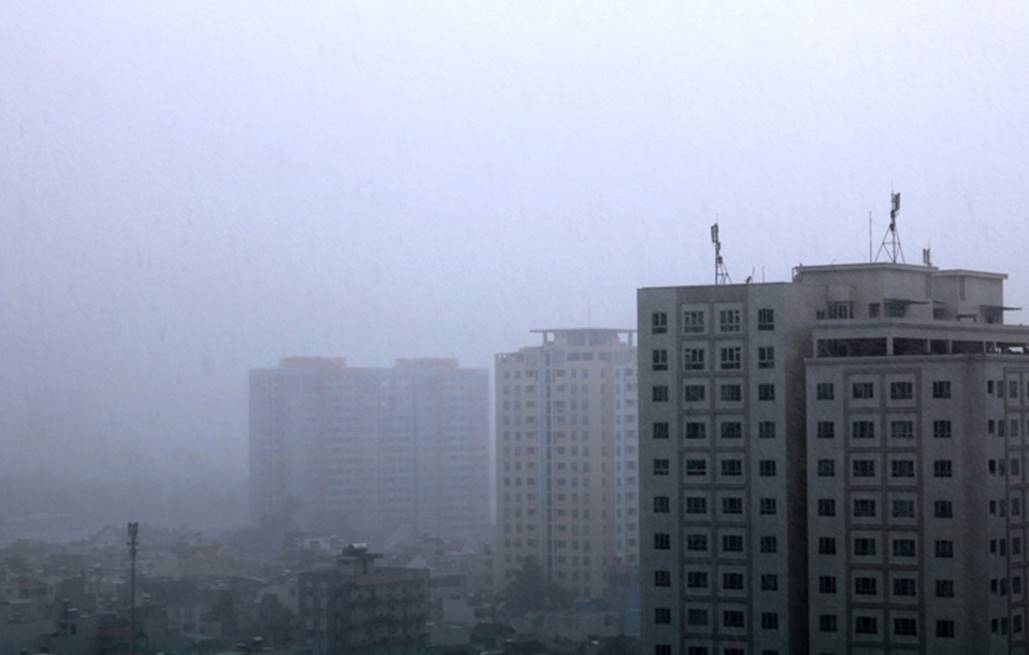 TP HCM: Mưa trắng trời trưa cuối tuần, khu nhà giàu Thảo Điền lại ngập-1