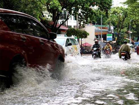 TP HCM: Mưa trắng trời trưa cuối tuần,