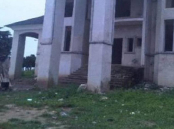 Bị dụ dỗ vào căn nhà đang xây, cô gái trải qua một đêm kinh hoàng-1