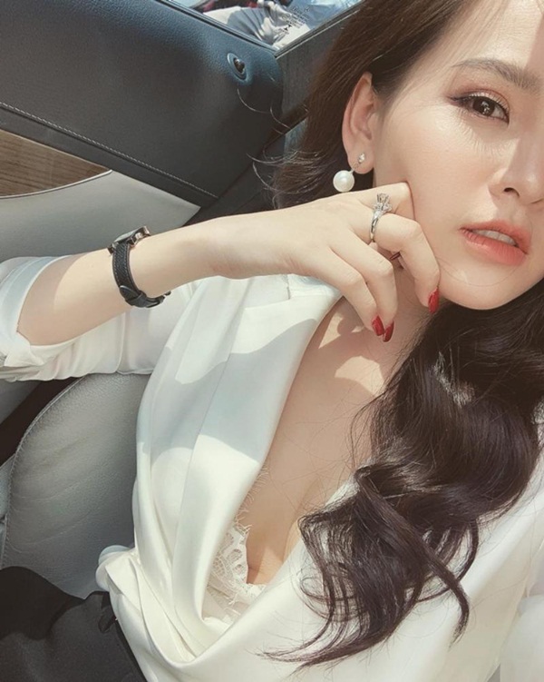 Tuyên bố tự kiếm tiền không chấp nhận đánh đổi, Phi Huyền Trang giàu có cỡ nào?-13