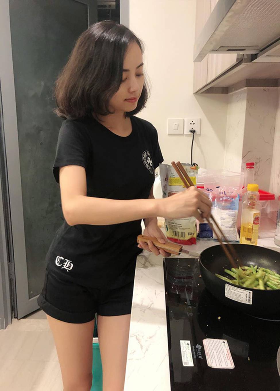 Lộ ảnh cặp đôi Dan - Phương của Người ấy là ai? về chung một nhà, nấu cho nhau ăn gây náo loạn dân mạng-1