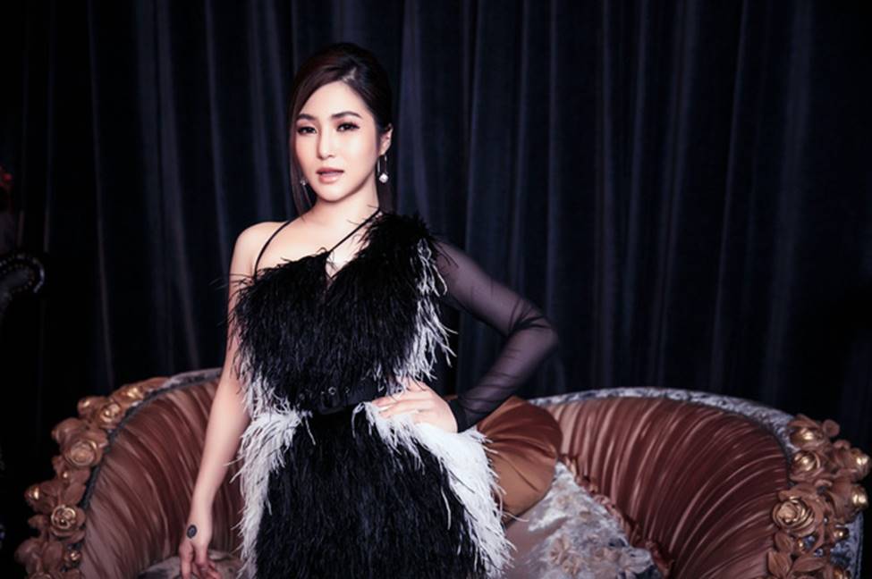 Hương Tràm phải tiêm thuốc kháng sinh để có thể hát trong đêm diễn tạm biệt khán giả Hà Nội-10