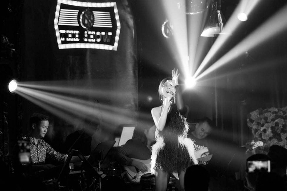 Hương Tràm phải tiêm thuốc kháng sinh để có thể hát trong đêm diễn tạm biệt khán giả Hà Nội-7