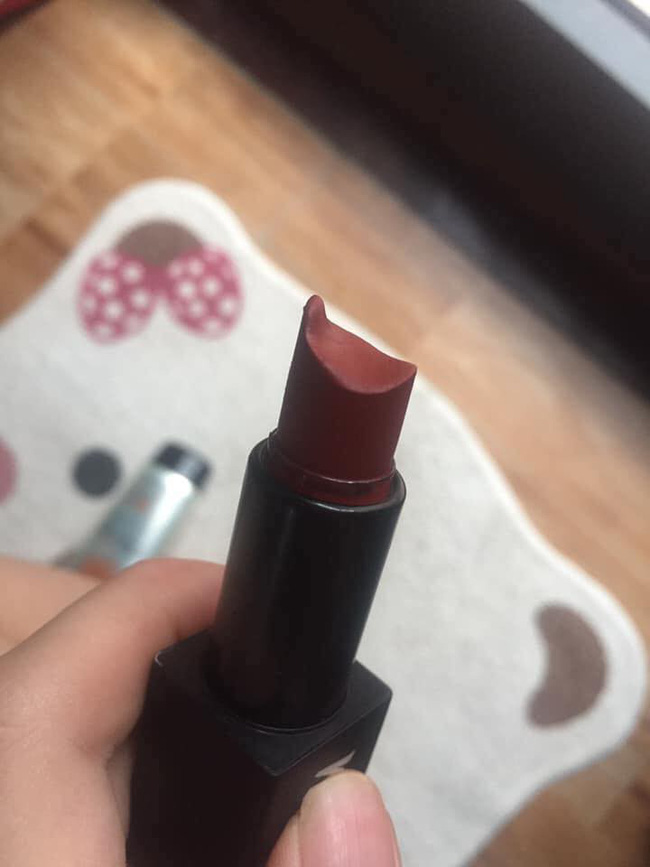 1001 kiểu đánh son kì dị của phái đẹp: Các chị đừng khoe nữa, chúng tôi... cười mệt rồi!-5