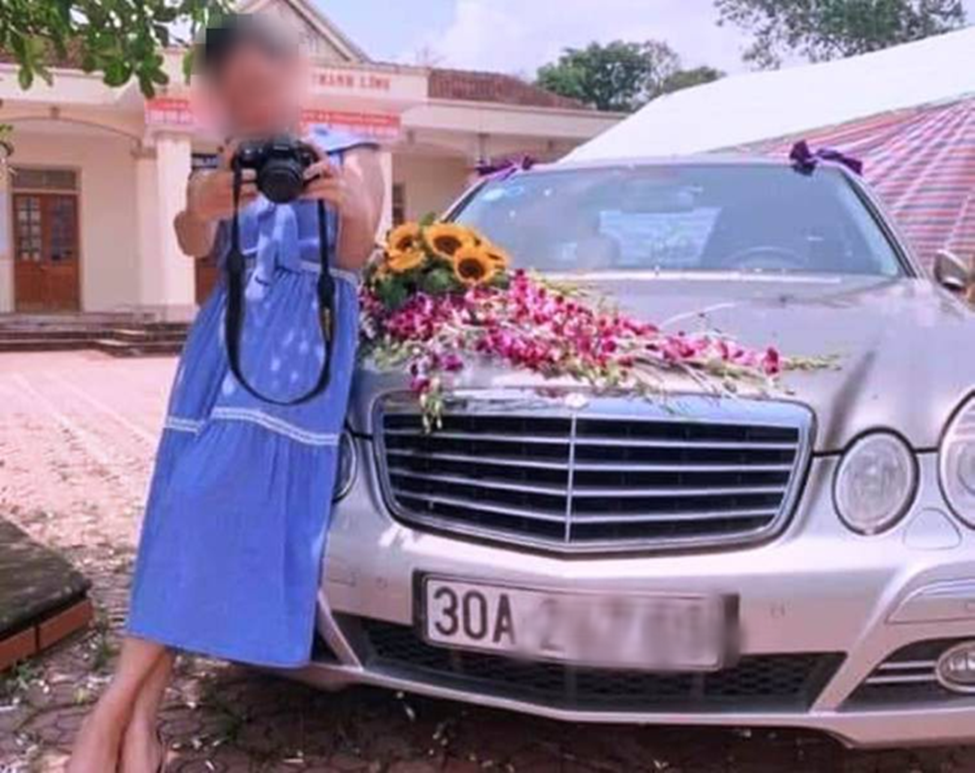 Sốc: Xế hộp tiền tỷ Mercedes đi đón dâu bỗng bốc cháy giữa đường khiến nhiều người kinh hãi-6