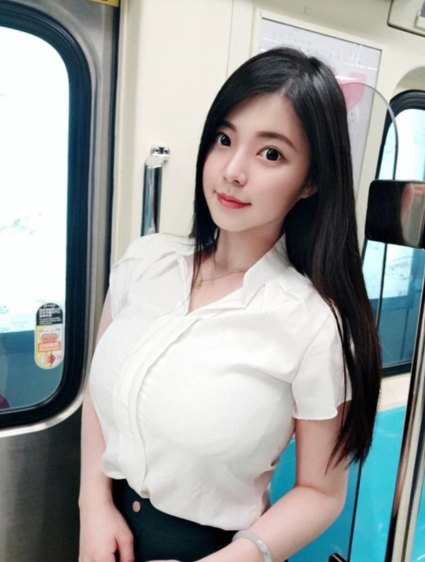 Gái xinh ngủ gật trên tàu khiến dân mạng rần rần truy lùng nhưng gia thế khủng mới là điều gây chú ý nhất-6