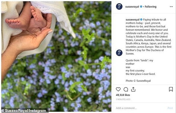 Meghan bất ngờ công bố bức ảnh mới về em bé Archie nhưng người hâm mộ chỉ chú ý đến chi tiết đầy xúc động này-1