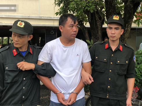 NÓNG: 2 vợ chồng chết trong ngôi nhà khóa kín, người đầy vết thương-3