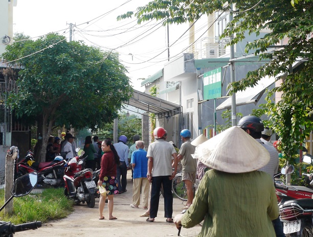 NÓNG: 2 vợ chồng chết trong ngôi nhà khóa kín, người đầy vết thương-2