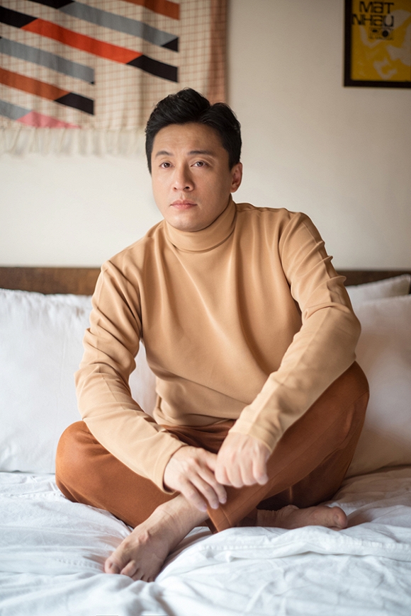 Gạt qua nỗi buồn mất giấy tờ, ca sĩ Lam Trường tung bộ ảnh với thần thái chuẩn soái ca-5