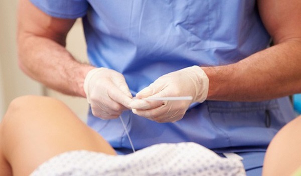 Dụ dỗ sinh viên đẹp, học giỏi bán trứng với giá 14.600 USD-2