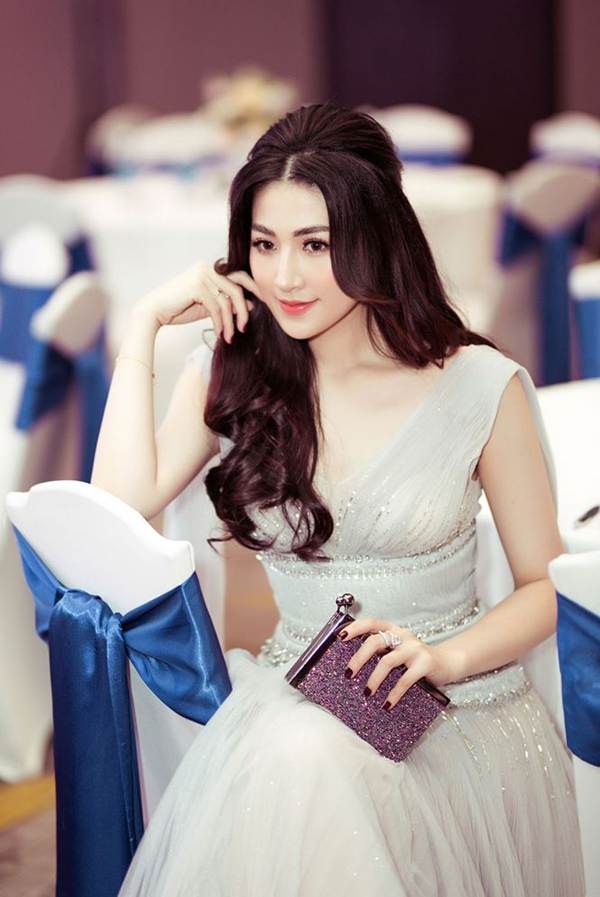 Á hậu Tú Anh chăm chỉ tái xuất sau khi sinh con, nhan sắc ngày càng hút hồn-6