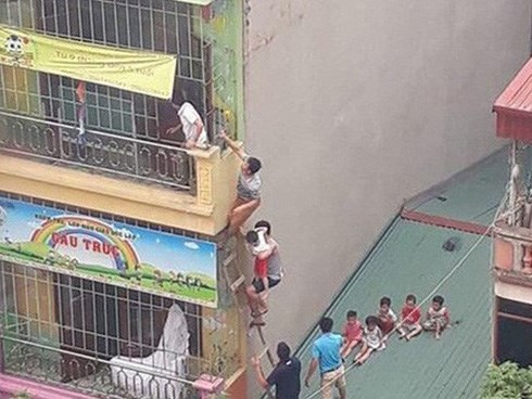 Hà Nội: Xác định nguyên nhân vụ cháy trường mầm non, học sinh thoát ra ngoài bằng mái nhà