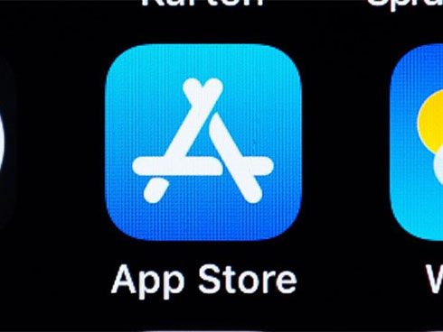 Độc đáo với máy bán điện thoại tự động như nước ngọt-2