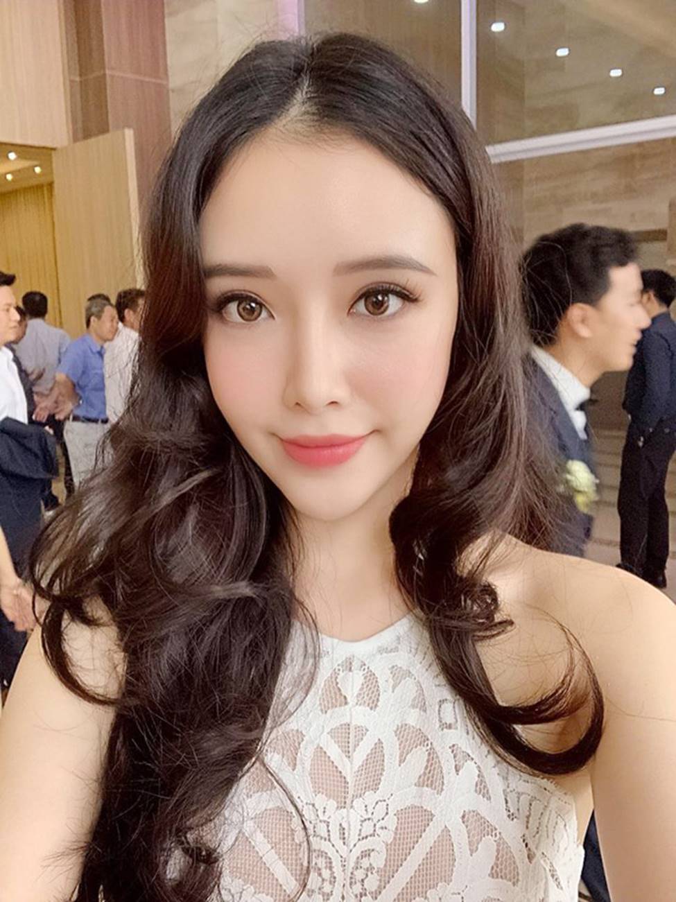 Em gái Mai Phương Thúy có da như ngọc, dáng nuột không thua hoa hậu nào dù lười-3