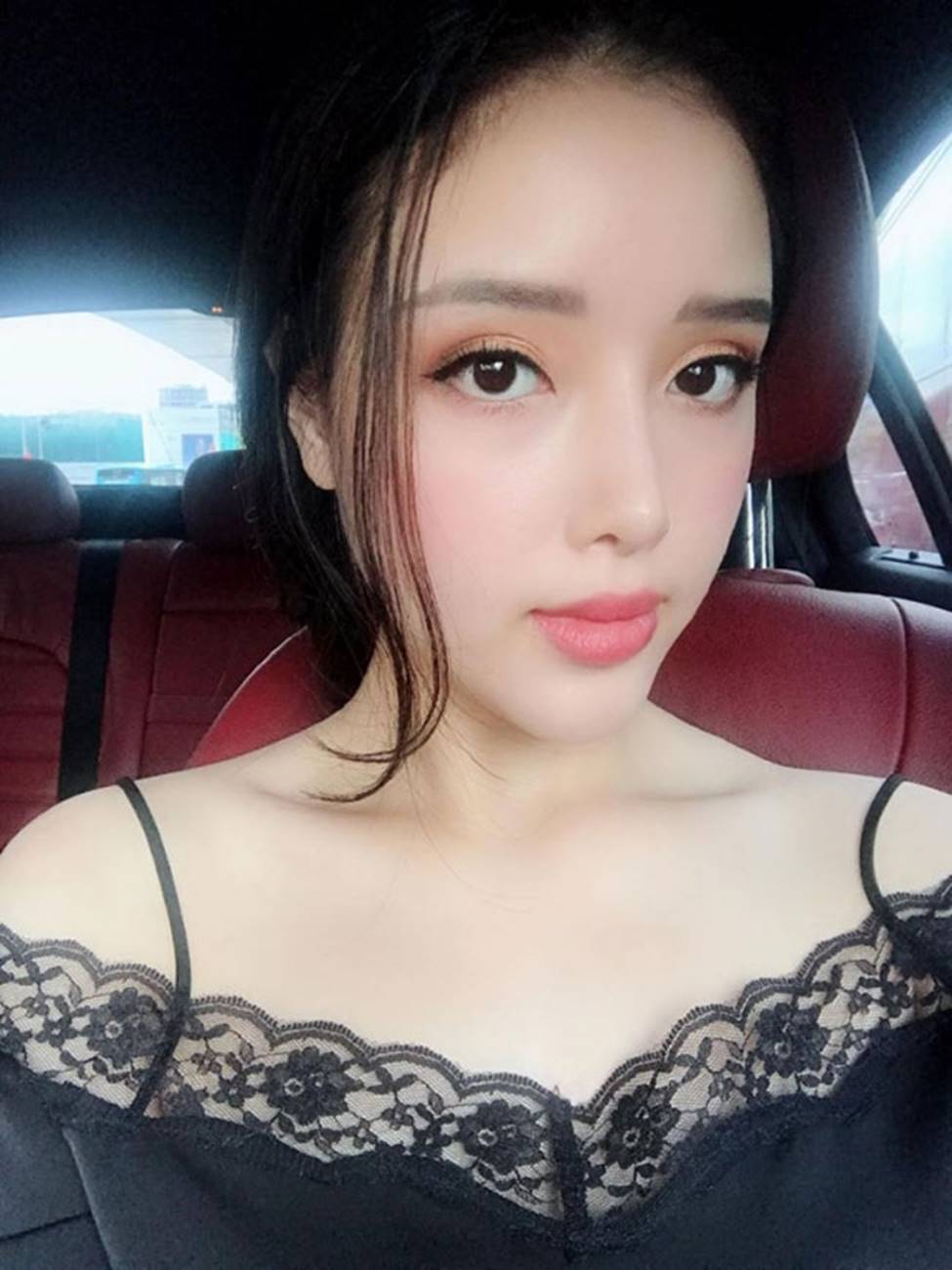 Em gái Mai Phương Thúy có da như ngọc, dáng nuột không thua hoa hậu nào dù lười-7