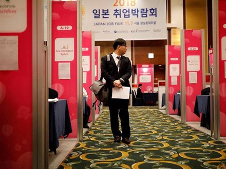 Nghịch lý nực cười ở Hàn Quốc: Cử nhân Đại học thất nghiệp trầm trọng, phải ra nước ngoài tìm việc