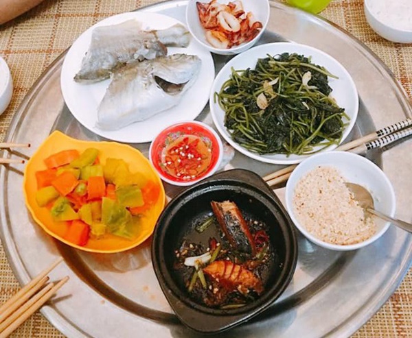 Bí quyết chi tiêu của bà nội trợ 9X chỉ tốn hơn 1 triệu/tháng tiền chợ mà bữa nào cũng đầy ắp hải sản-6