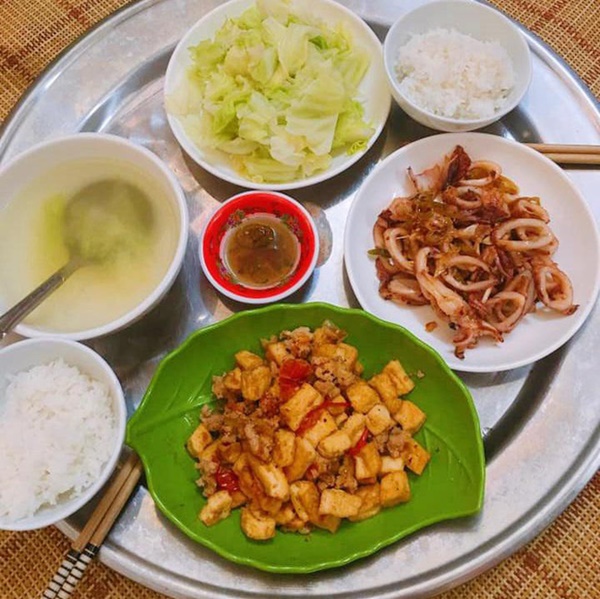 Bí quyết chi tiêu của bà nội trợ 9X chỉ tốn hơn 1 triệu/tháng tiền chợ mà bữa nào cũng đầy ắp hải sản-7