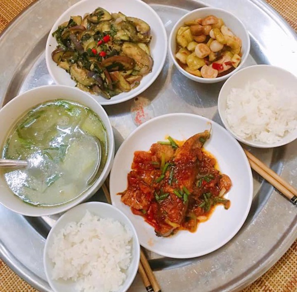 Bí quyết chi tiêu của bà nội trợ 9X chỉ tốn hơn 1 triệu/tháng tiền chợ mà bữa nào cũng đầy ắp hải sản-14