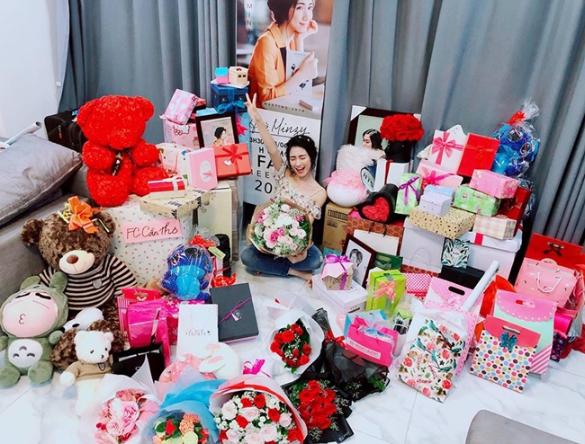 Hòa Minzy sống thế nào sau 3 năm chia tay Công Phượng, yêu thiếu gia Long An?-17