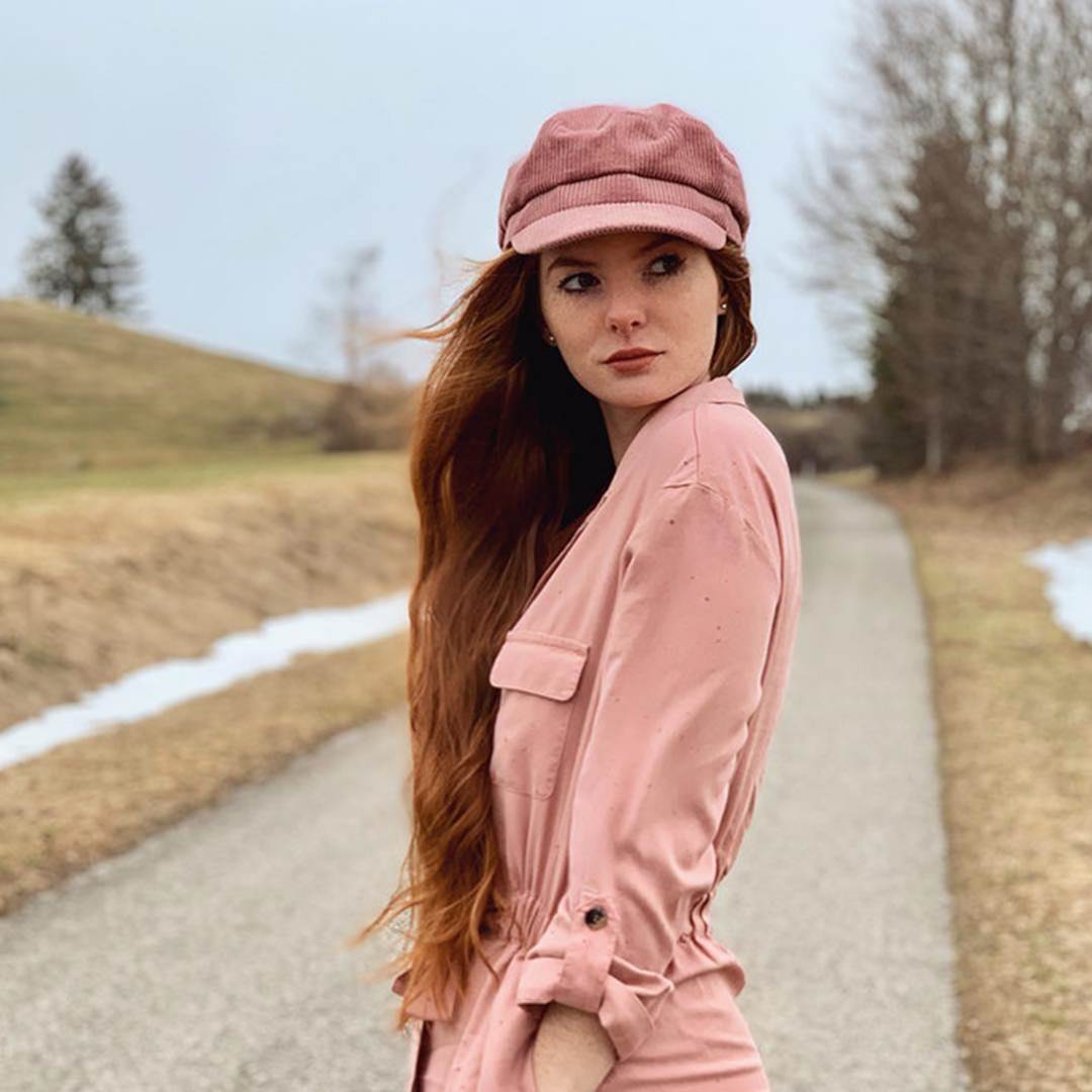 9X được chú ý nhờ sở hữu mái tóc đỏ tự nhiên ít người có-4