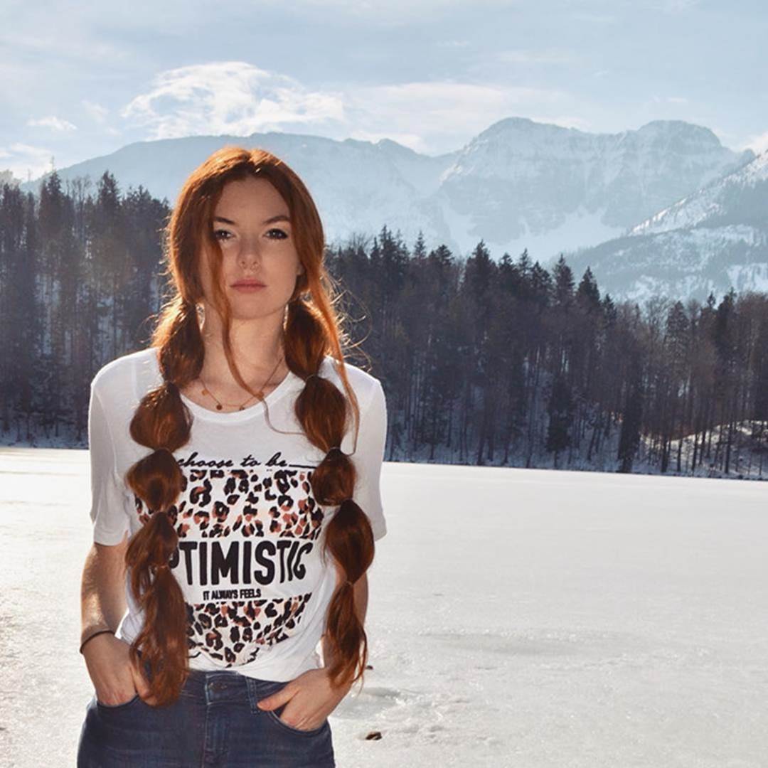 9X được chú ý nhờ sở hữu mái tóc đỏ tự nhiên ít người có-5