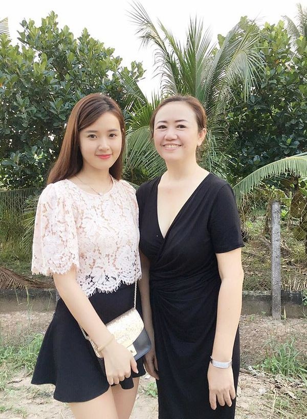 Hot girl Midu khoe ảnh của mẹ, dù U50 vẫn trẻ trung chẳng khác nào hai chị em-5