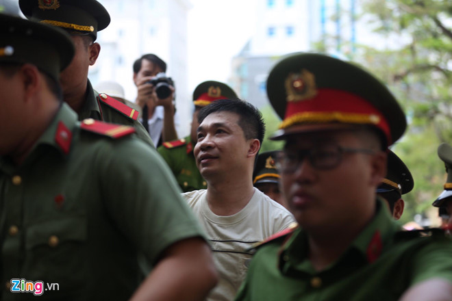 Văn Kính Dương cười tươi khi tòa trả hồ sơ, xem xét tội danh Ngọc Miu-11