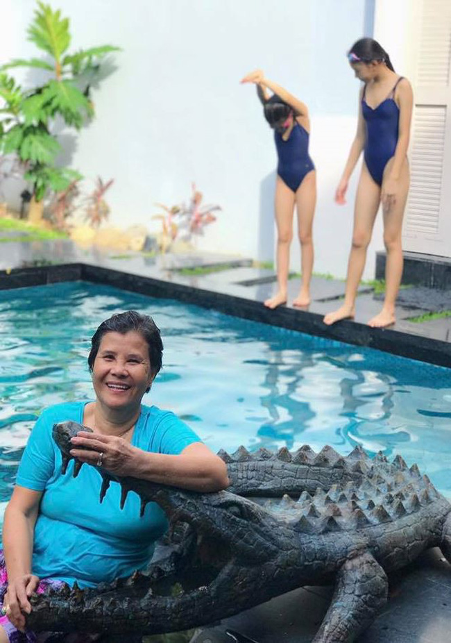 Công chúa” 14 tuổi nhà Quyền Linh: Cao 1m7, sở hữu vẻ đẹp mong manh và được ví là bản sao của Trương Bá Chi-12