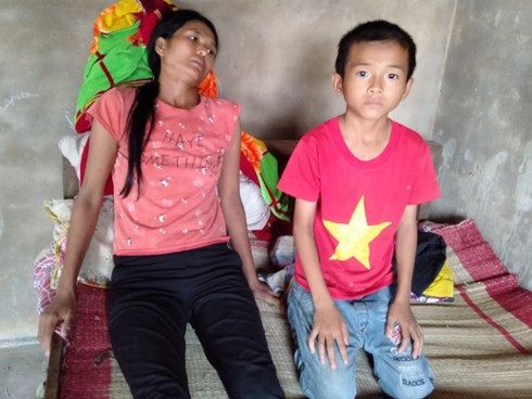 Bé trai 9 tuổi không có bố, mắc bệnh tim đau đớn nhìn mẹ cận kề cái chết: “Cháu sẽ sống sao nếu không còn mẹ?”