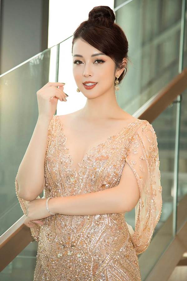 Jennifer Phạm gợi cảm trở lại làm MC sau tai nạn ngất xỉu phải nhập viện-7