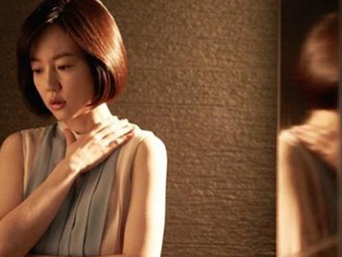 'Đêm qua em làm rất tốt', câu nói của chồng giúp vợ phát hiện bí mật động trời