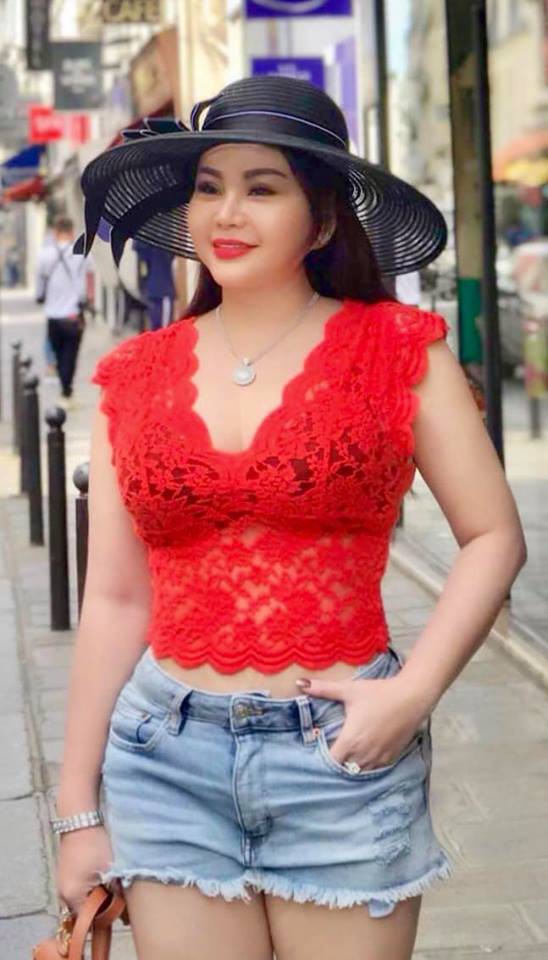 Vẻ nóng bỏng của diễn viên hài Lê Giang ở tuổi 47-12