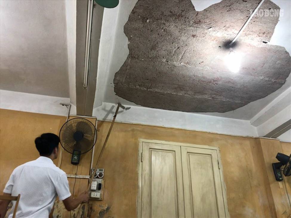 Trường THPT giữa thủ đô nứt lớn, xuống cấp: Thầy trò run rẩy dạy học-9