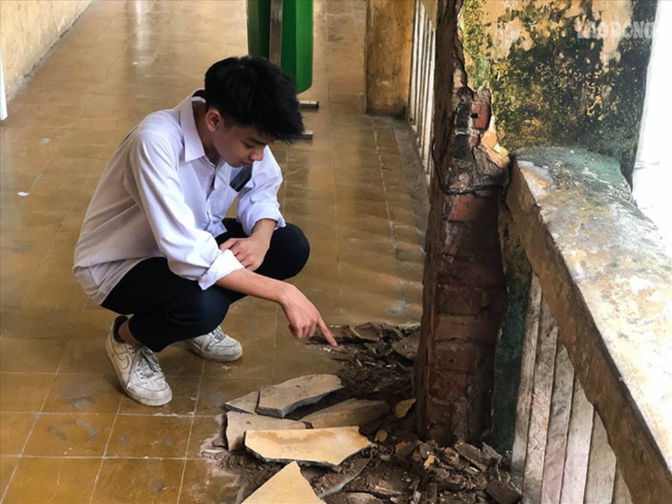 Trường THPT giữa thủ đô nứt lớn, xuống cấp: Thầy trò run rẩy dạy học-11