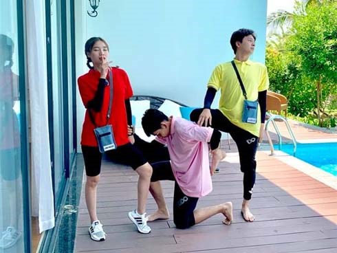Đâu chỉ có trẻ trâu mới nghe 'Cục sì lầu ông bê lắc', dàn sao Việt hát ca khúc này còn 'bá đạo' hơn nhiều